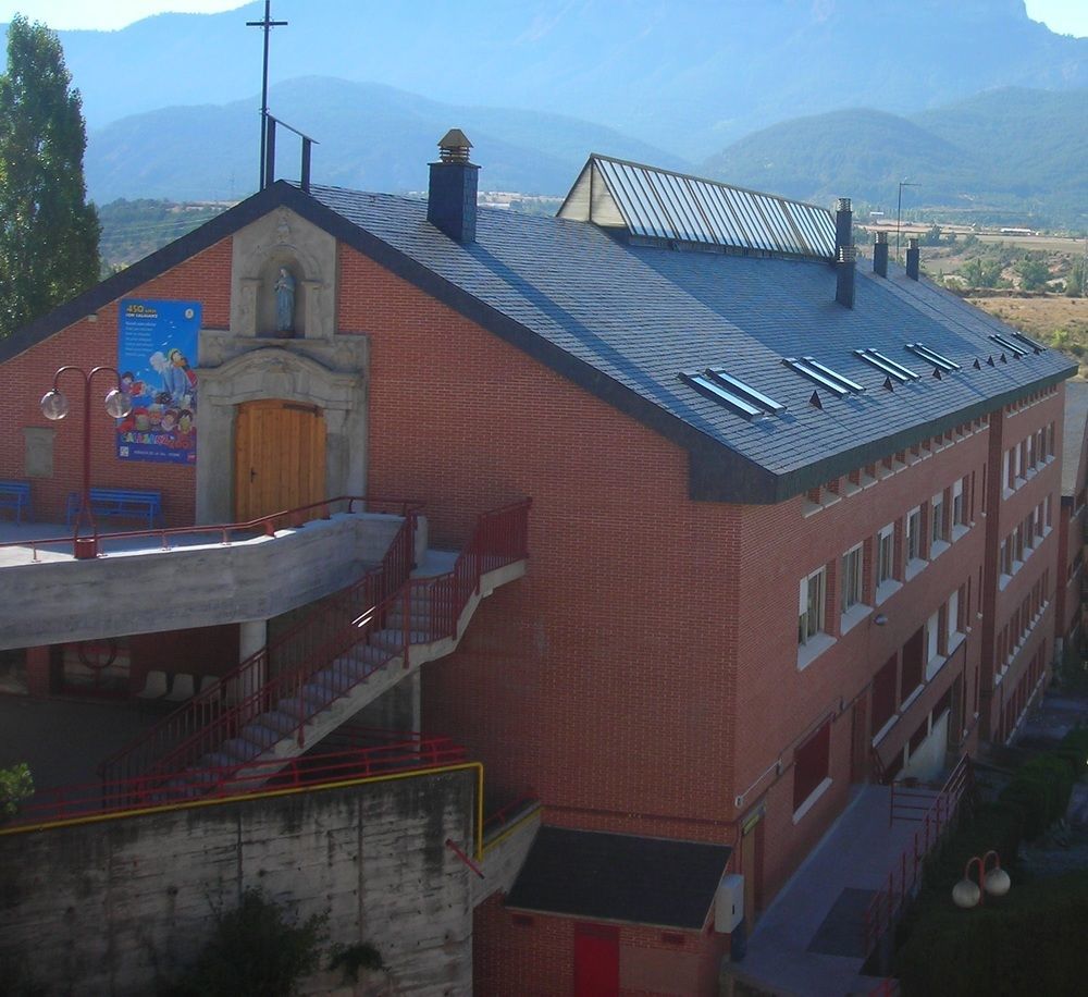 Residencia Albergue Jaca Exterior photo