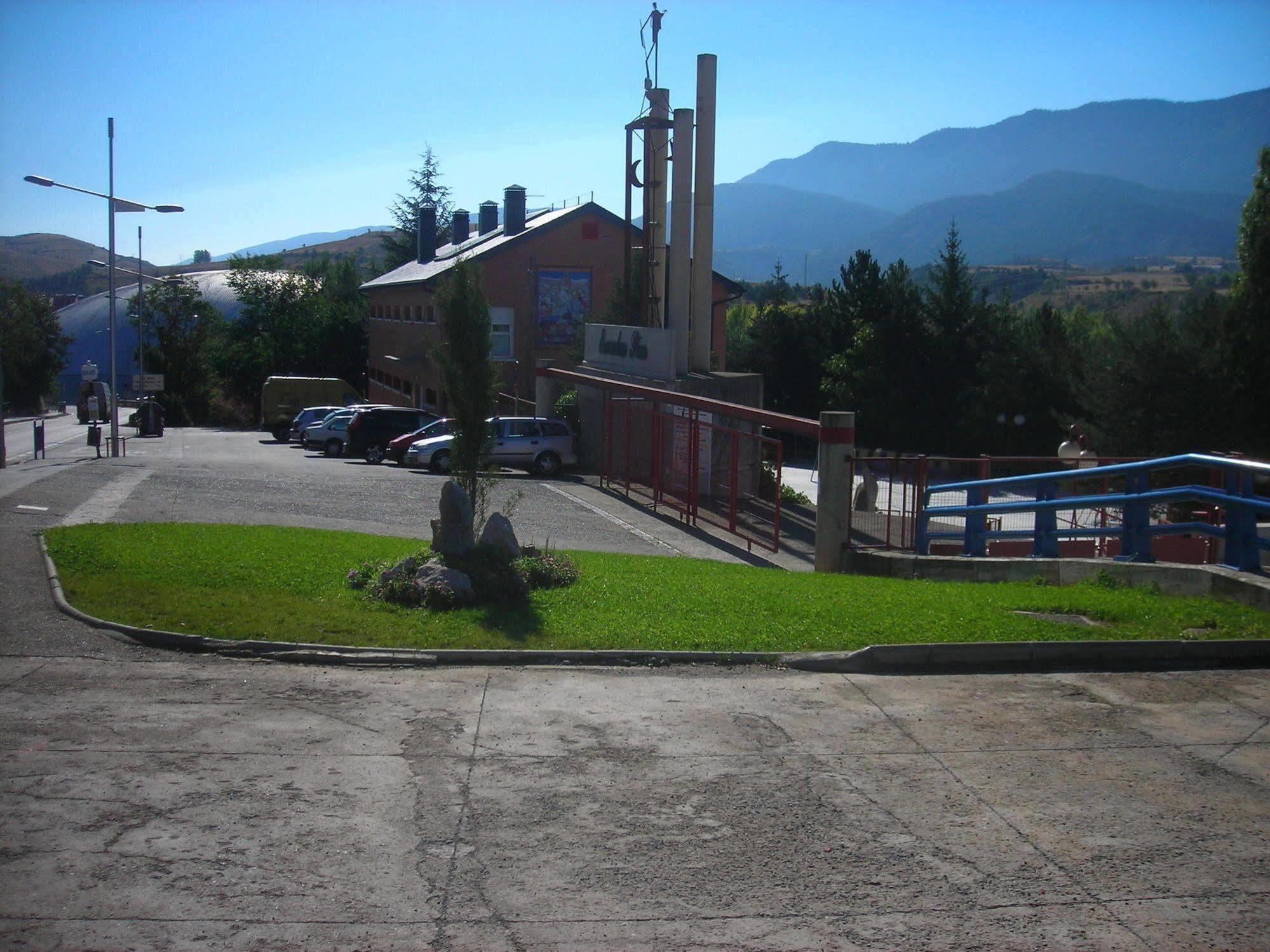Residencia Albergue Jaca Exterior photo